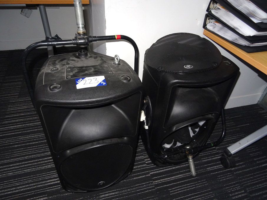 2x Mackie SRM450 V2 active sound reinforcement sys...