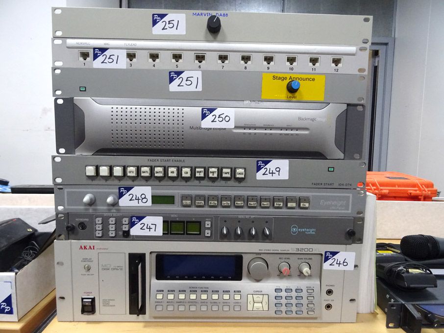 Akai S3200XL midi stereo digital sampler