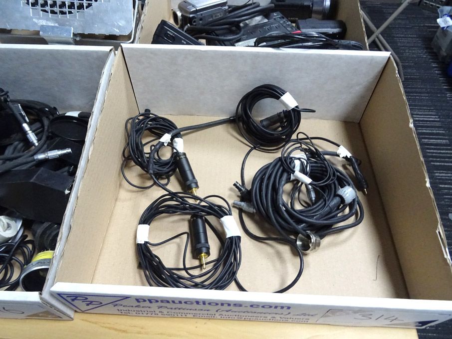 2x tie clip microphones, EM-400 electret condenser...