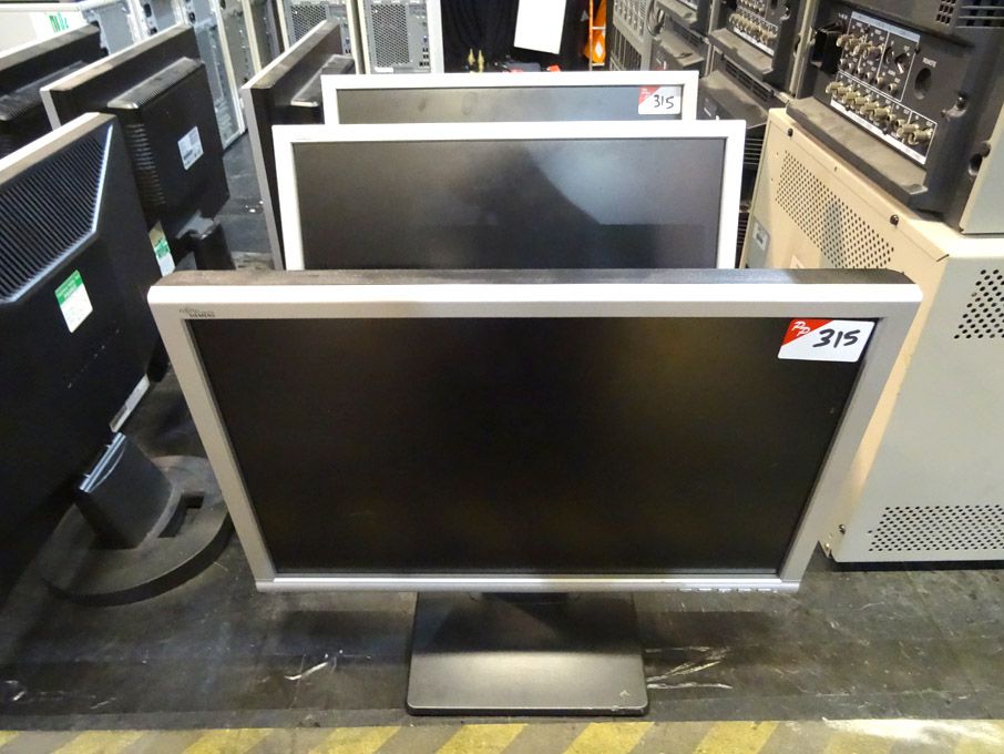 3x Fujitsu Scaleoview L19W-4 LCD monitors