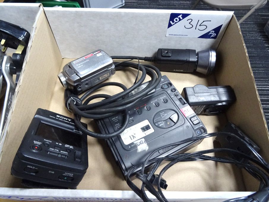 Sony GV-D300E video cassette recorder, Sony digita...