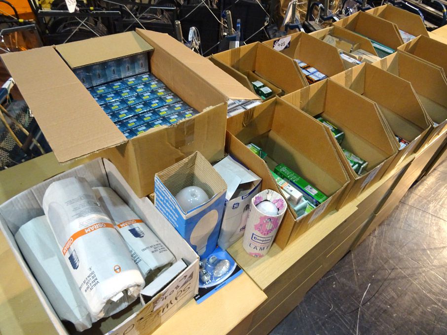 Qty various light bulbs as lotted (boxed & unused)