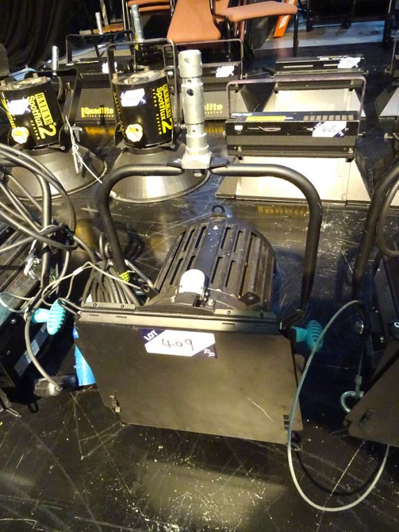 Strand QuartzColor Studio 1k Fresnel studio light
