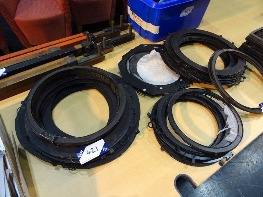 Qty various size gel holders