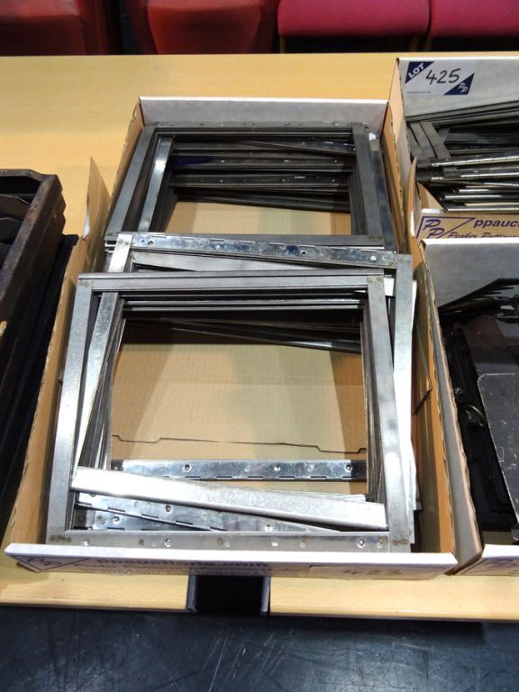 Qty various size gel holders