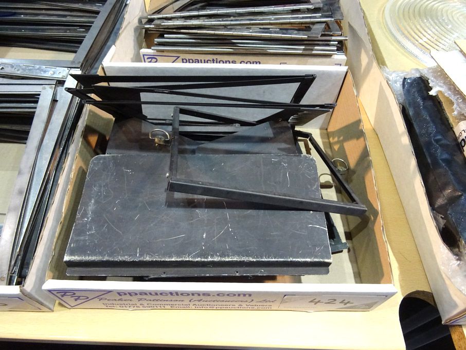 Qty various size gel holders