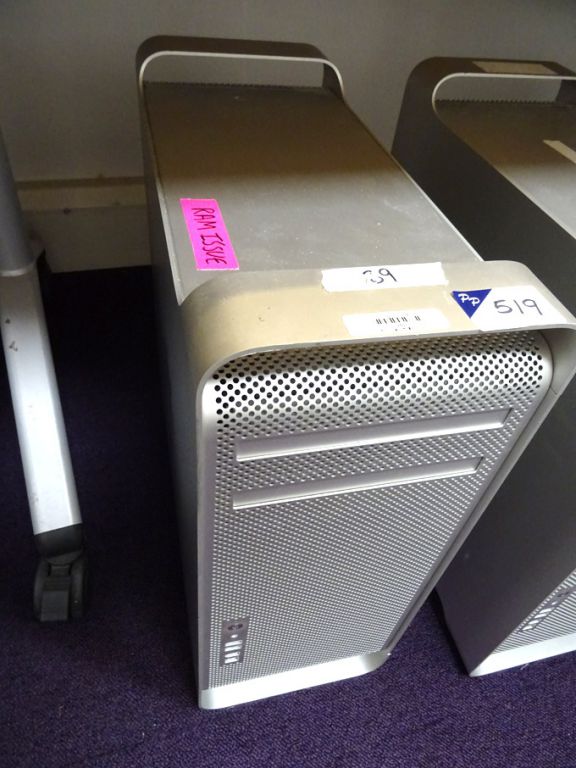 Apple Mac Pro base unit: 2x Intel Dual Core 2GHz X...
