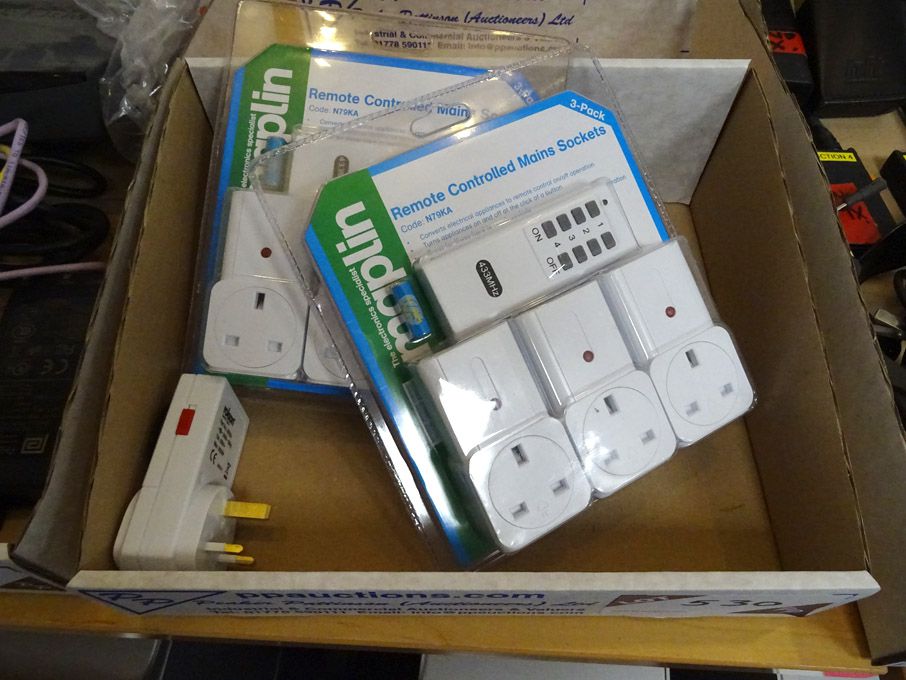 2x Maplin N79KA remote control mains sockets (3 pa...