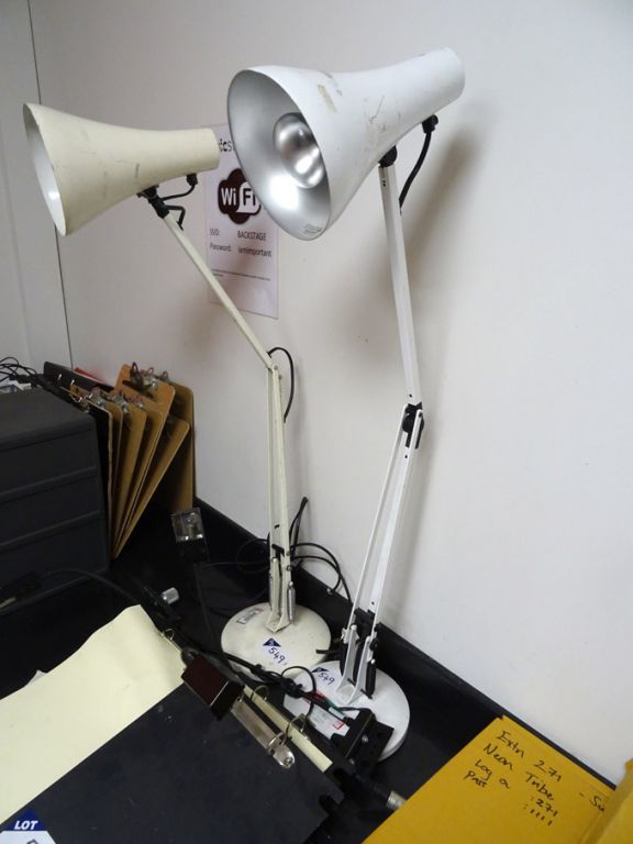 Qty table top lights