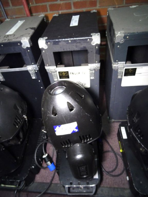 Lightwave motorised studio spot, 700W with transit...