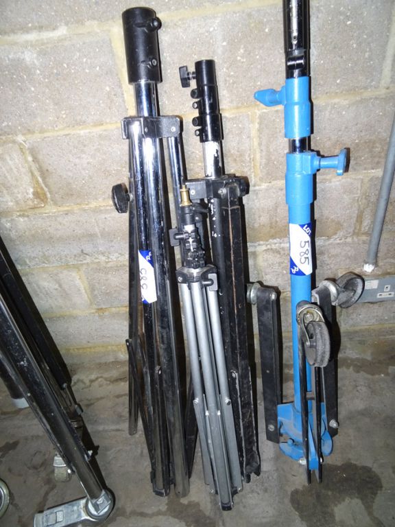 4x various studio tripods