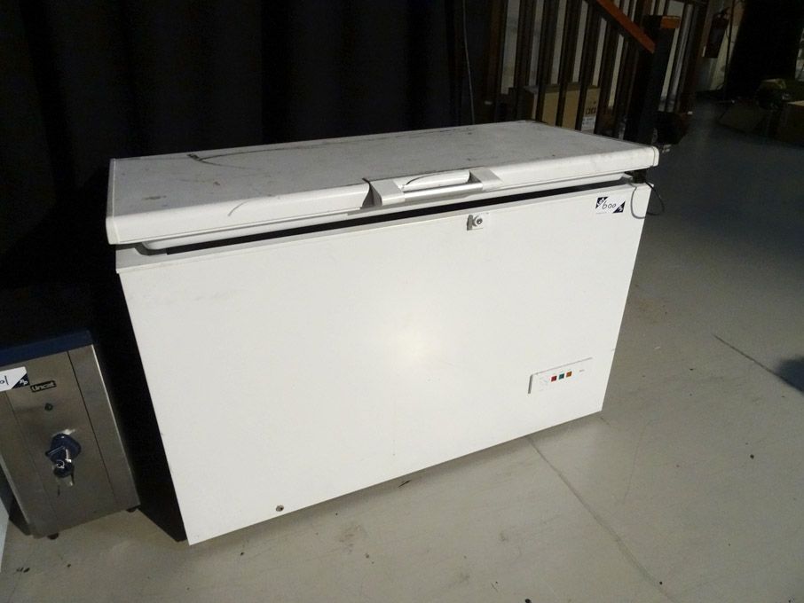 Bosch GTM30A00GB/07 chest freezer, 287ltr capacity