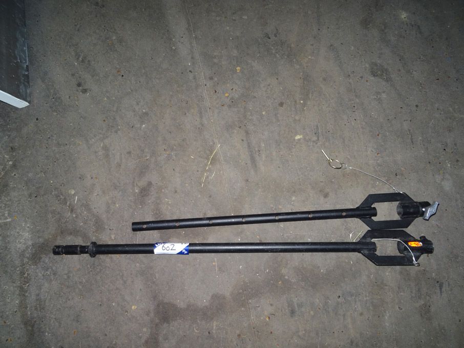 2x Doughty hangers