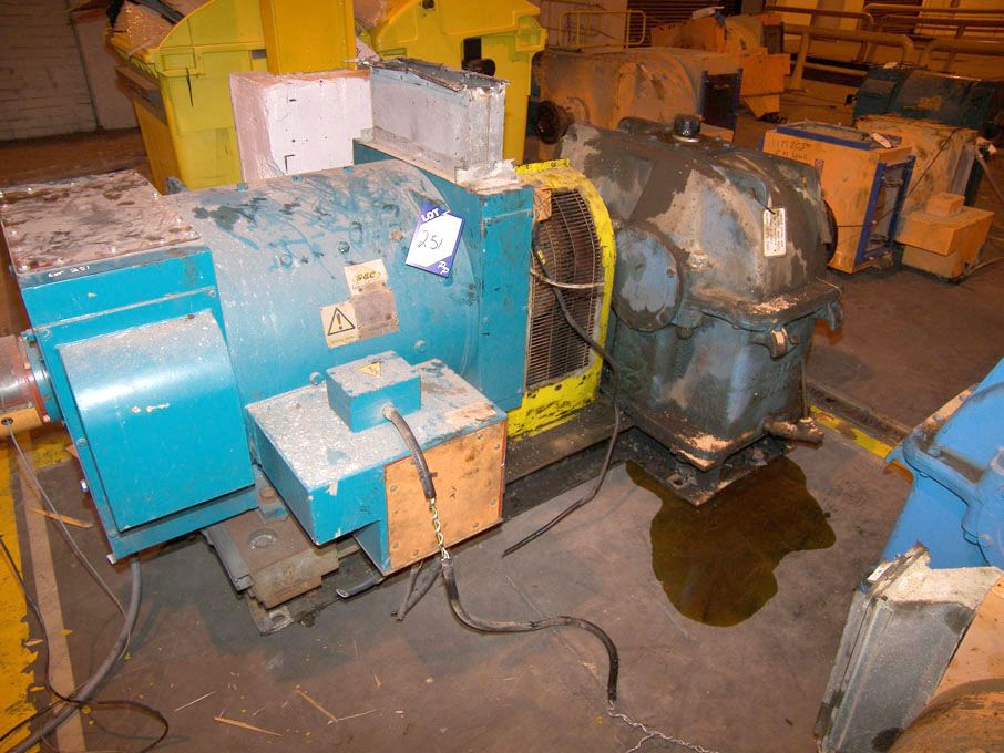 GEC DC motor, 2.24/224kW @ 10/1000rpm with gearbox...