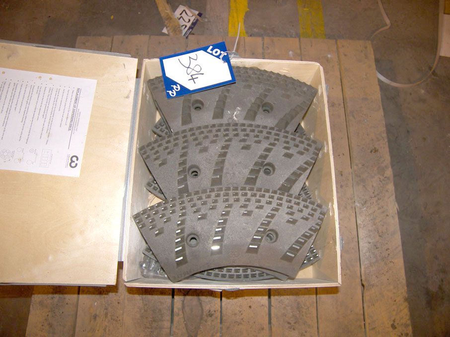 2 sets dispersing discs on 2 pallets