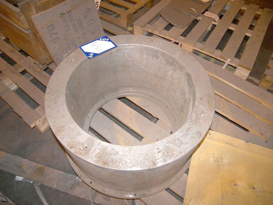 Similar 650mm dia s/s 316 screen basket