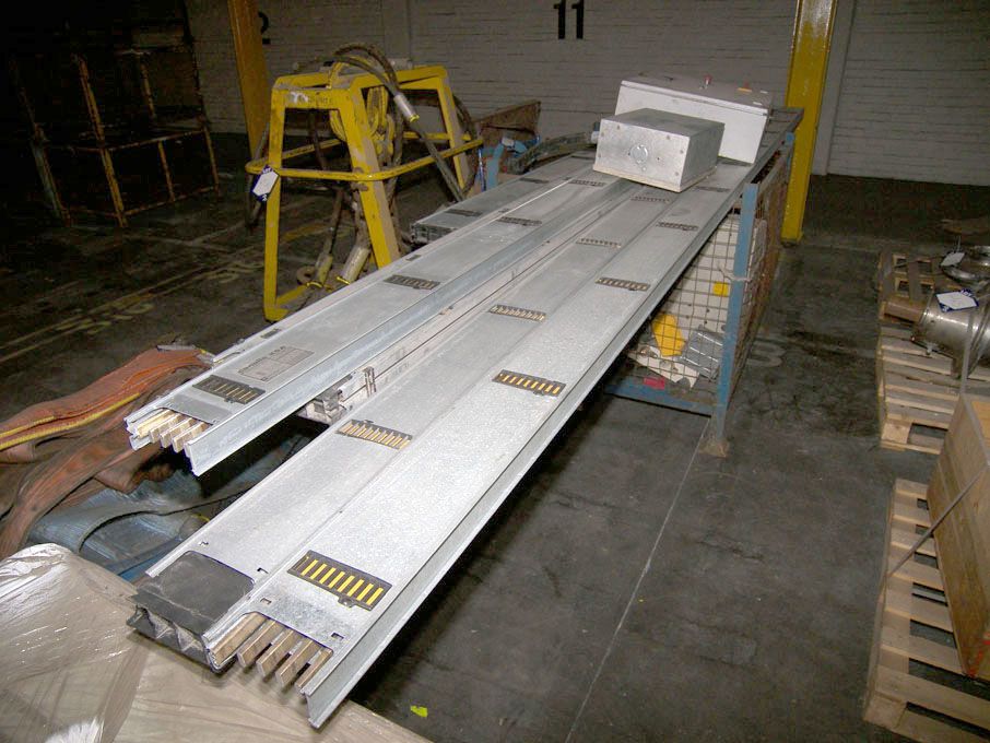 70m approx Canalis KSA 25ED450 buzzbar with socket...