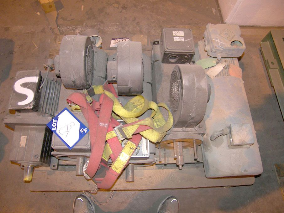 4x Lenze, VEM etc motors on pallet to 22kW