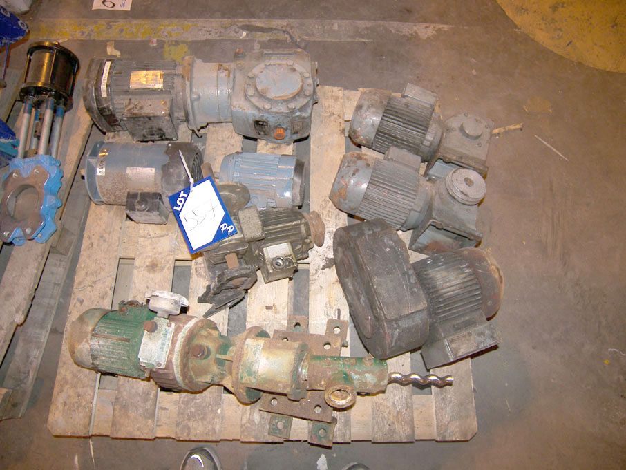Qty Kone, Berhard etc motors, gearboxes etc on pal...