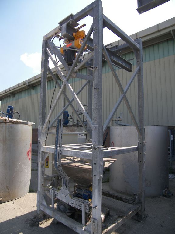 Nalco s/s 316 4 pillar loading station with hopper...