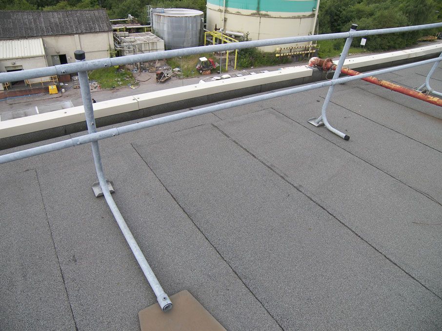 162 stanchions approx edge protection barrier, 340...