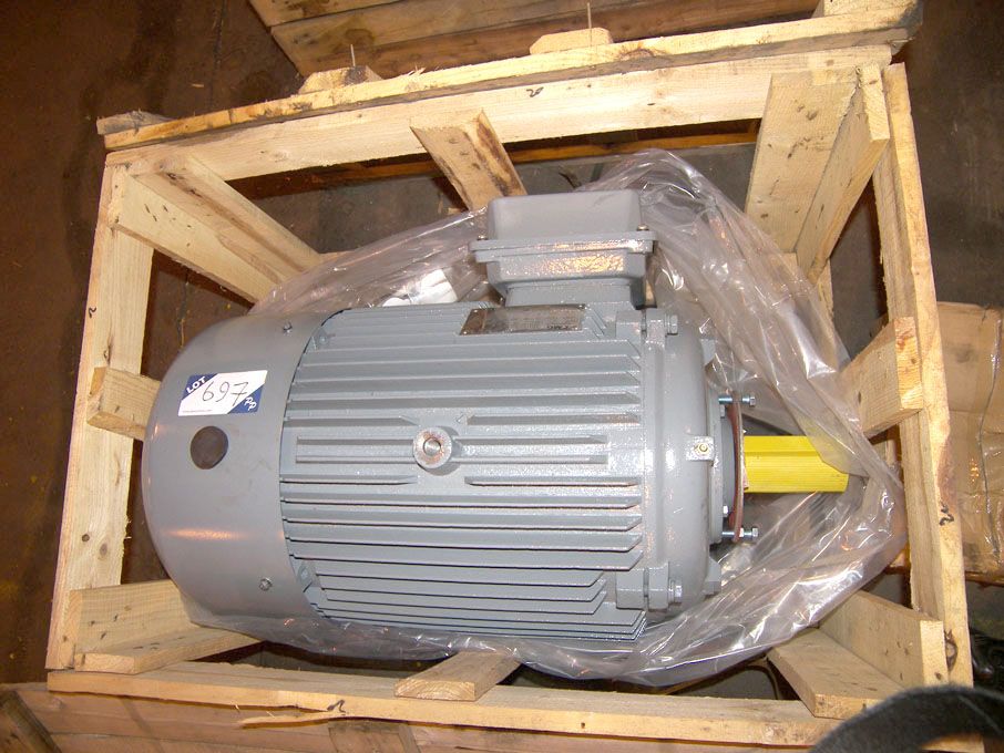 CMG SGA200L-8 3 phase asynchronous motor, 15kW @ 7...