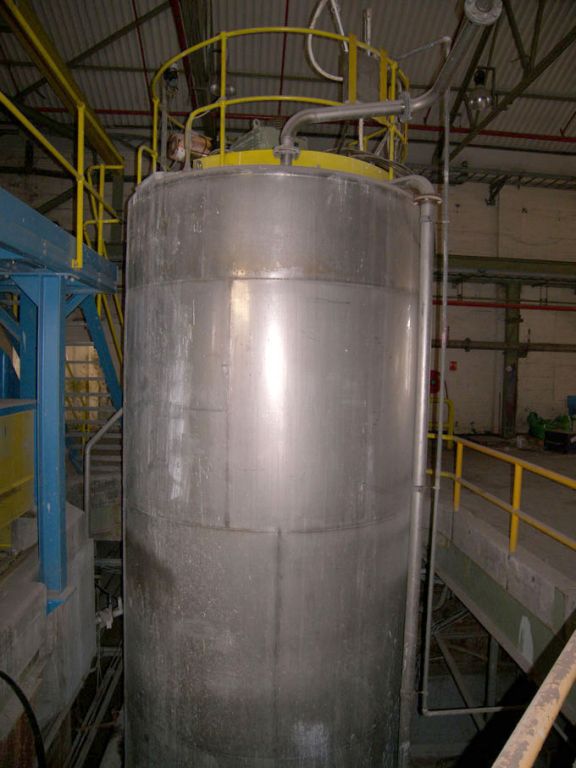 Normand & Thomson s/s 316 tank with multi blade ag...