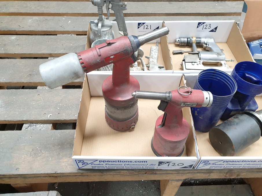 2x Titgemeyer pneumatic rivet guns - Lot located a...