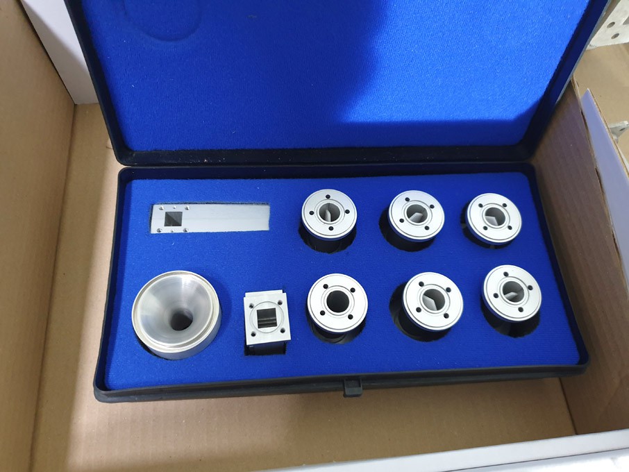 Qty various wave guide equipment as lotted - Lot l...