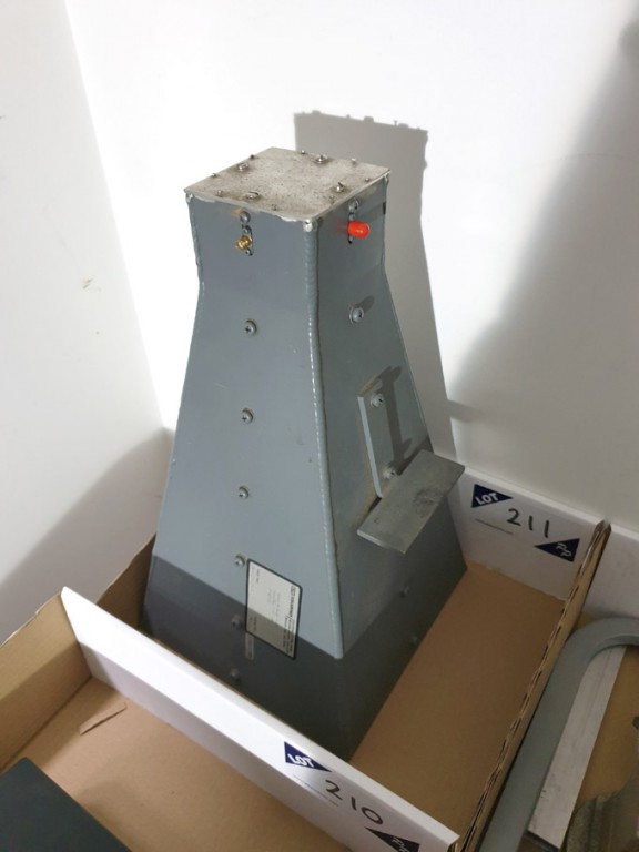 Qty various wave guide equipment as lotted - Lot l...