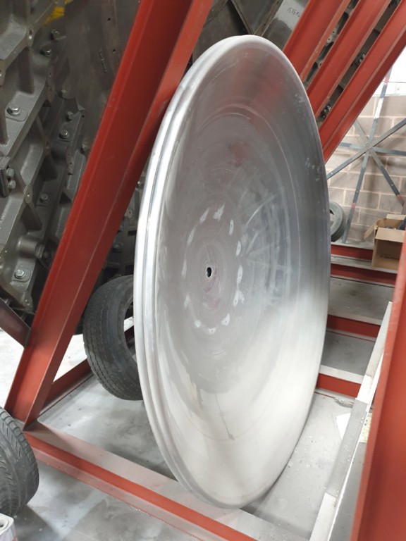 2x aluminium reflectors, 1900mm dia x 609mm focal...