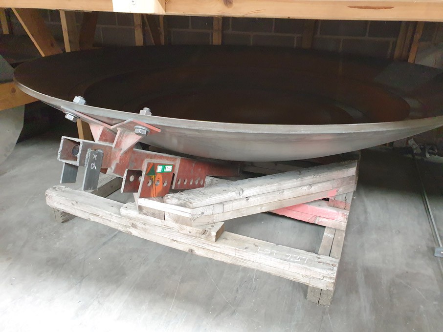 2.4m dia steel former, 823mm focal length, 1043kg...