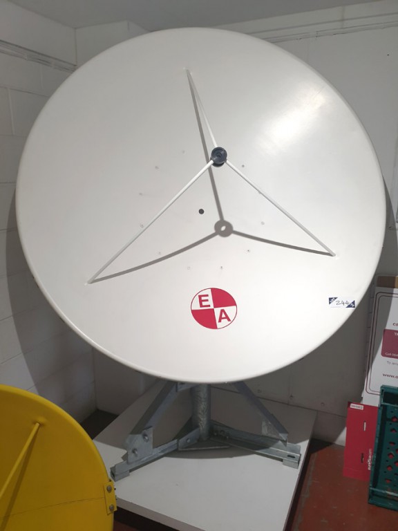 White 1.5m dia reflector on stand with feed arms &...