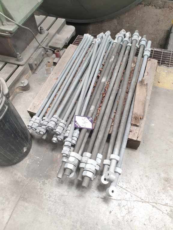 Qty various size tie bars on pallet - Lot located...