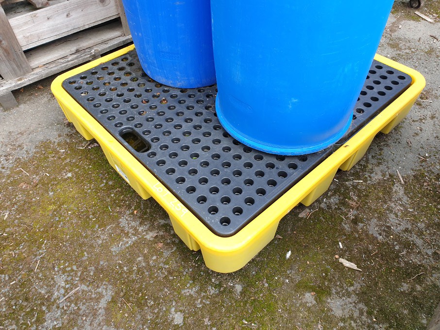1380x1290x280mm oil drum stand - Lot located at: U...