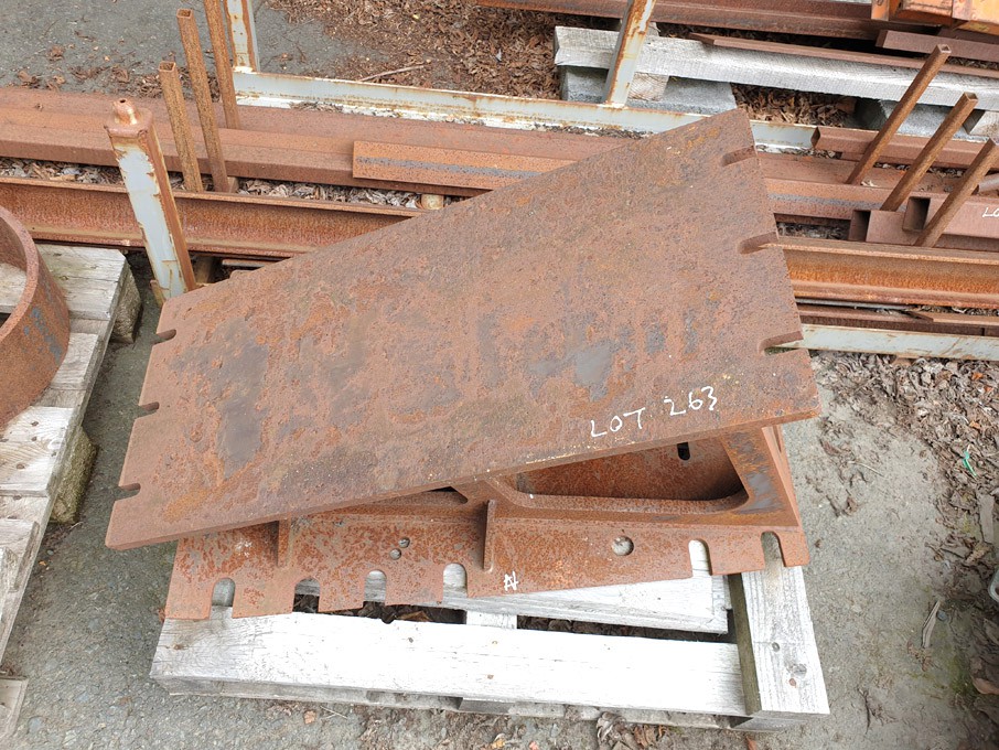 Machining jig for outer petal castings for 4.5m di...