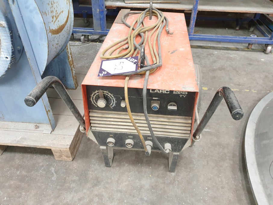 Larc 265TY portable stick welder, 265A - Lot locat...