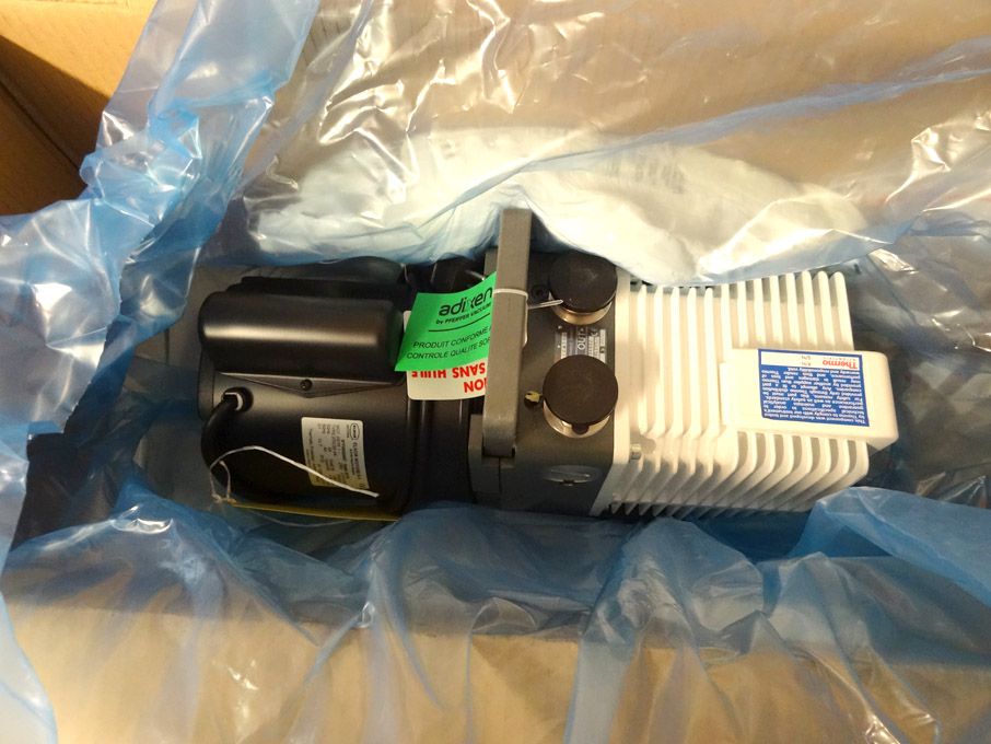 Thermo Scientific 205RLEH-SZ vacuum pump (boxed &...