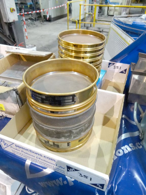Qty various grade Endecotts test sieves in 2 boxes