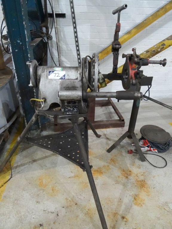 Ridgid 300 pipe threader on stand, 110v, 1500W