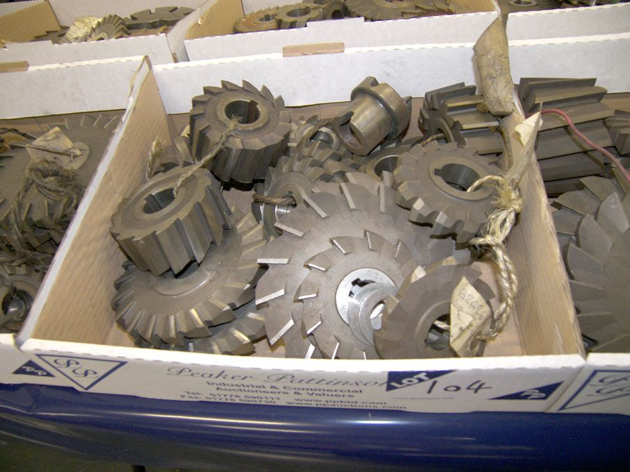 Qty HSS side & face milling cutters to 6" approx