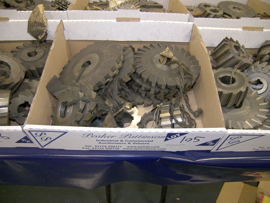 Qty HSS side & face milling cutters to 6" approx