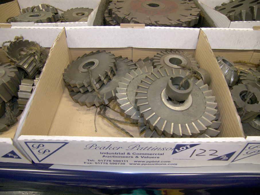 Qty HSS side & face milling cutters to 6" approx