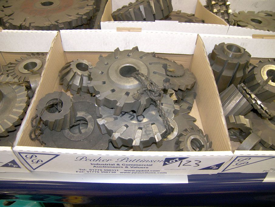 Qty HSS side & face milling cutters to 6" approx