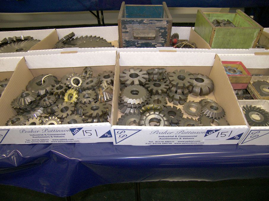 Qty HSS side & face milling cutters to 4" in 2 box...