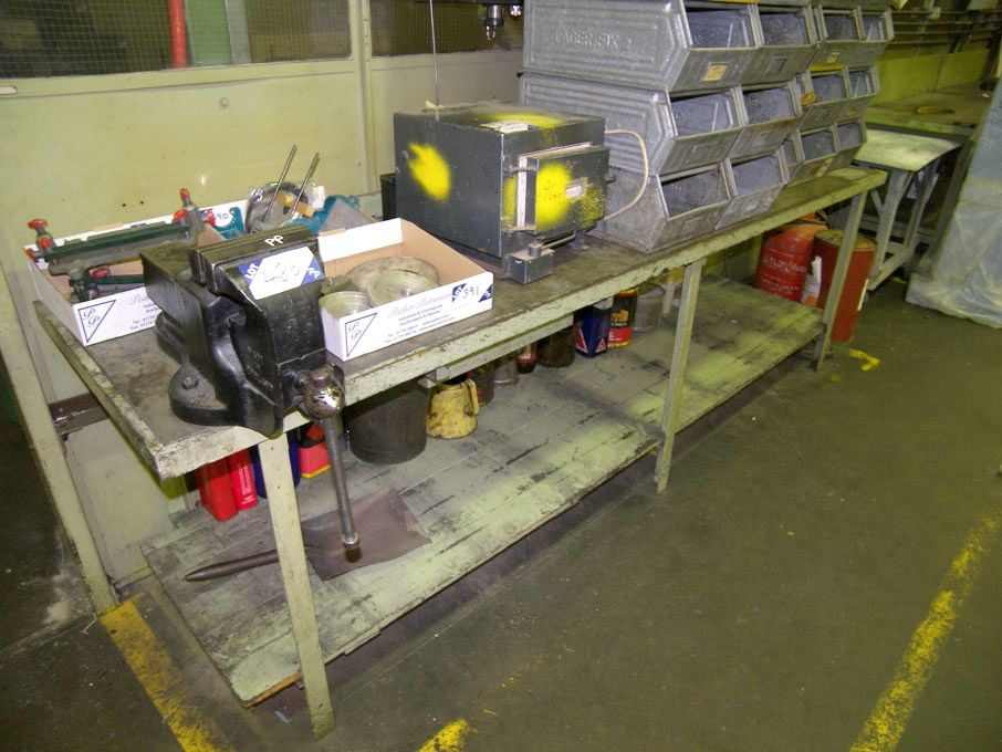 2700x700mm workbench with Record No25 bench vice
