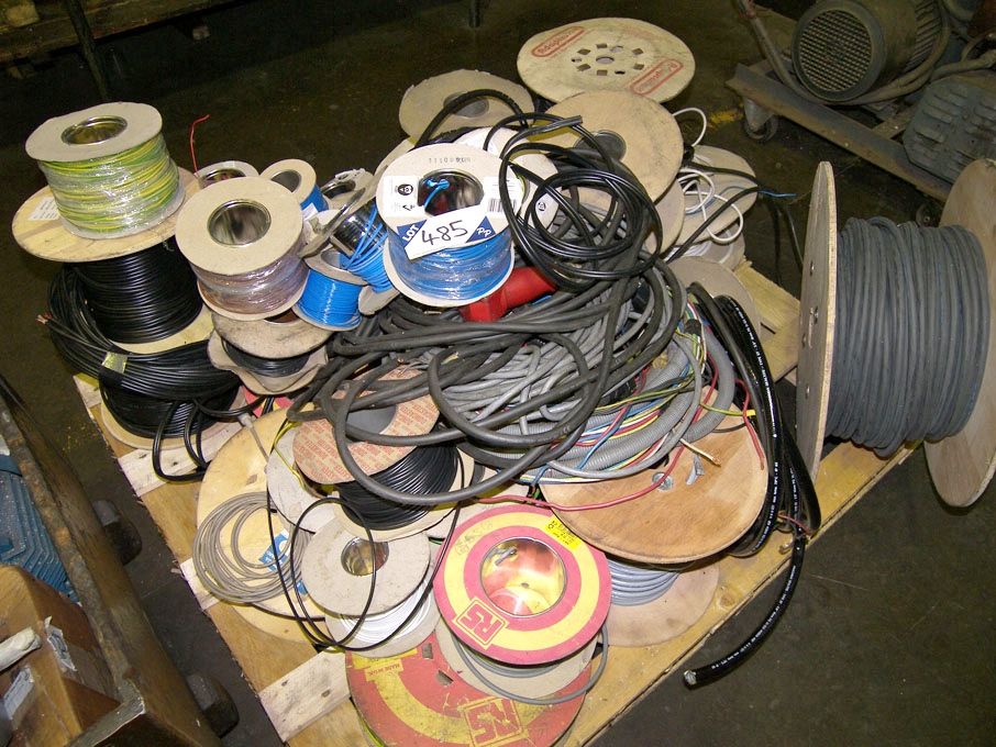 Qty various single core, multicore cable on pallet
