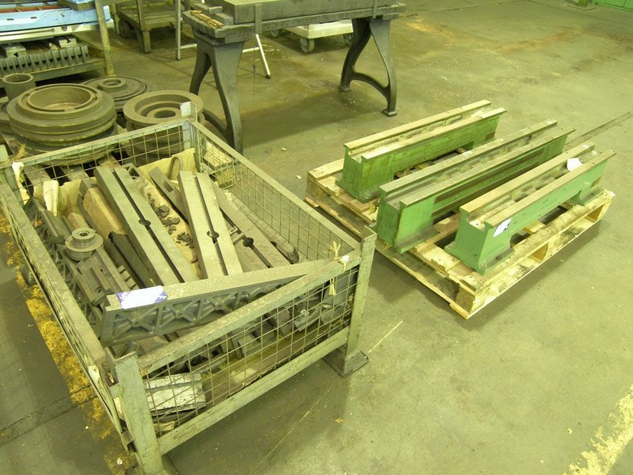 Qty various Myford spares inc: lathe beds, grinder...