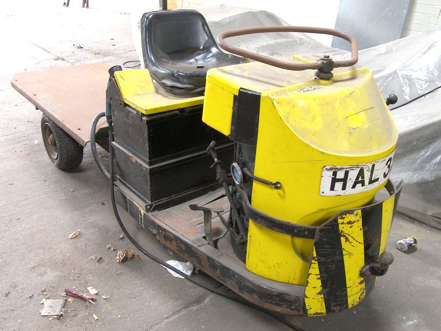 Brush HE30 electric ride on 3 wheel buggy, 2 ton S...