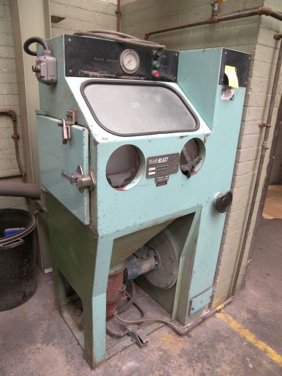 Vacu Blast 24/24RL dry honer bead blast cabinet
